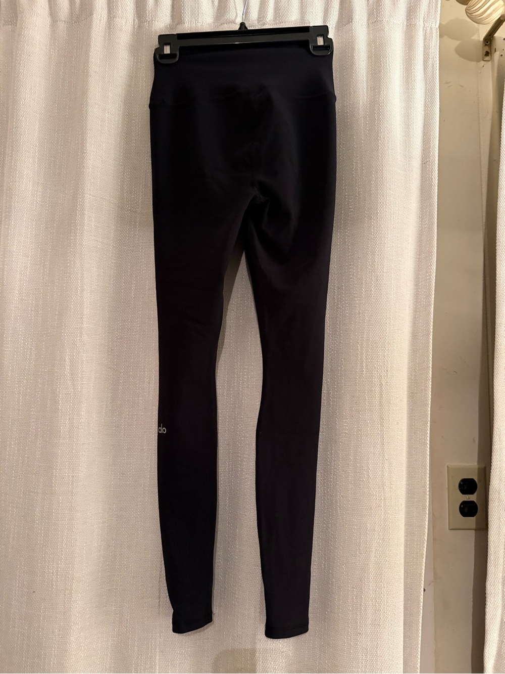 Alo Black High-Waist Ripped Warrior legging size XS - Picture 5 of 6